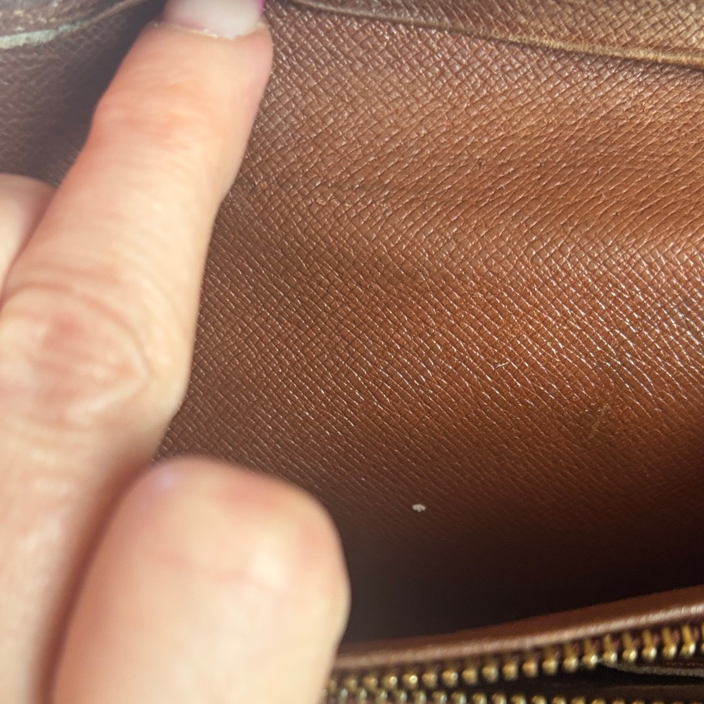 Louis Vuitton Brown and Gold Monogram Clutch - Picture 10 of 14